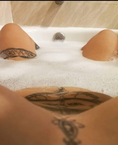 Mishu Cat onlyfans photos