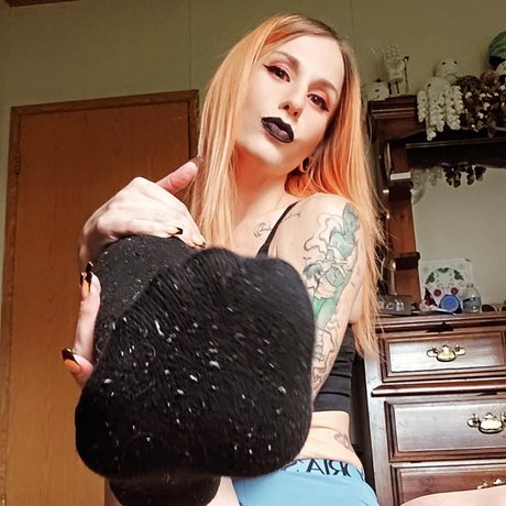 Miri Minxxx onlyfans leaked dirtyship