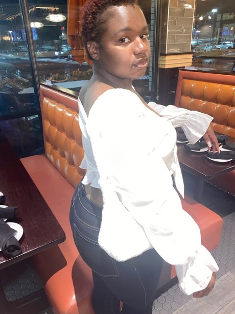 MissLiyaD onlyfans creator