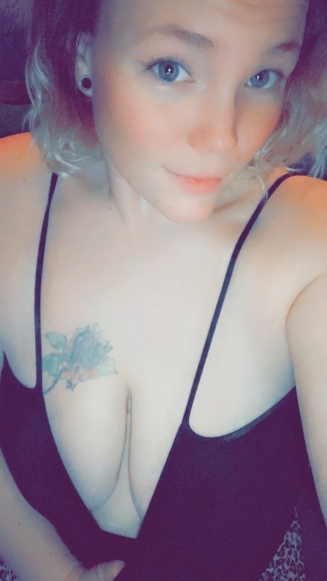 Misskrazy92 leaked onlyfans pictures