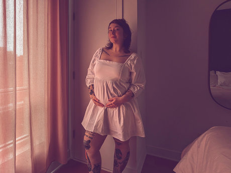 Camille Haring pregnant cutie onlyfans nude photos