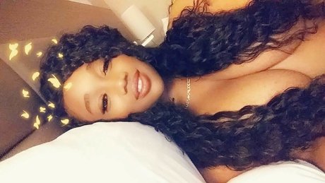 Jazzy Khole nude onlyfans