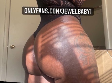 Jewel Gohangon onlyfans nude leaks