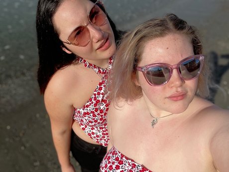 hannah amp amp olivia nude onlyfans