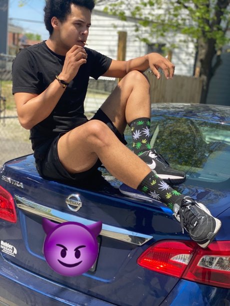 Freddie D onlyfans ass