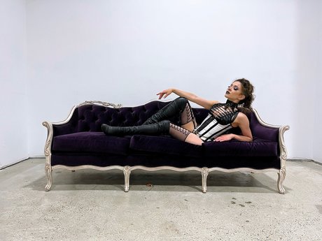 Violet on the Rocks onlyfans ass