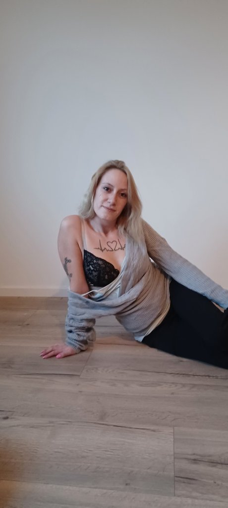 Missrealwitch onlyfans leaked.