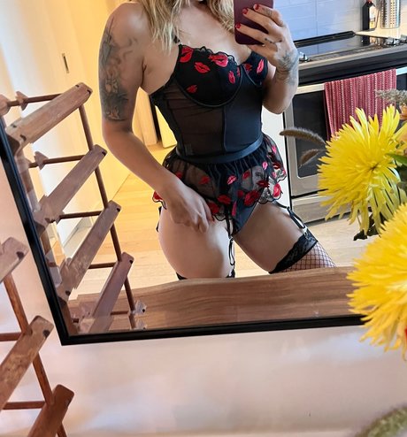 Savannah Sol onlyfans content