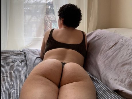 Italian Rose onlyfans desnuda