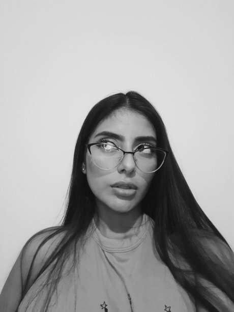 IluminatiQueen onlyfans nude content