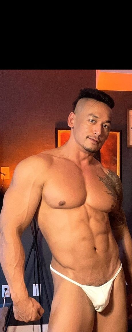 Han Cross onlyfans model photo