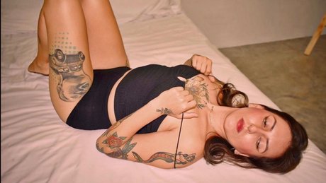 Frida Cano onlyfans leajs