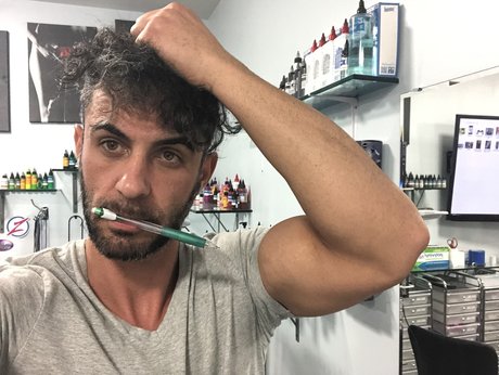 TRAVELING TATTOO ARTIST onlyfans nude porn