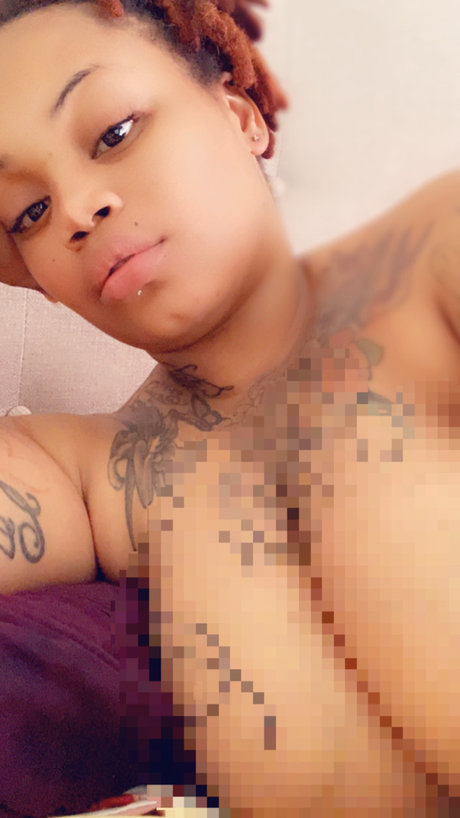 KarmaKreme onlyfans lesk