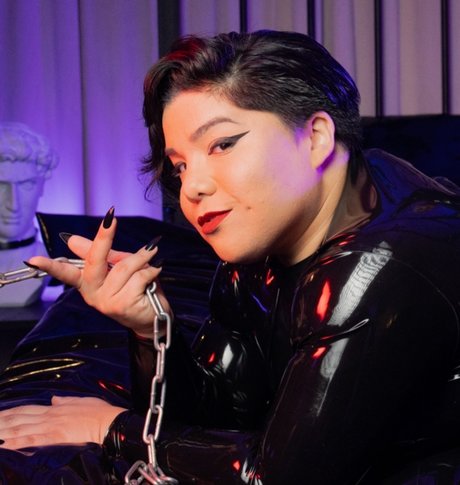 Mistress Rogue onlyfans leaked pics