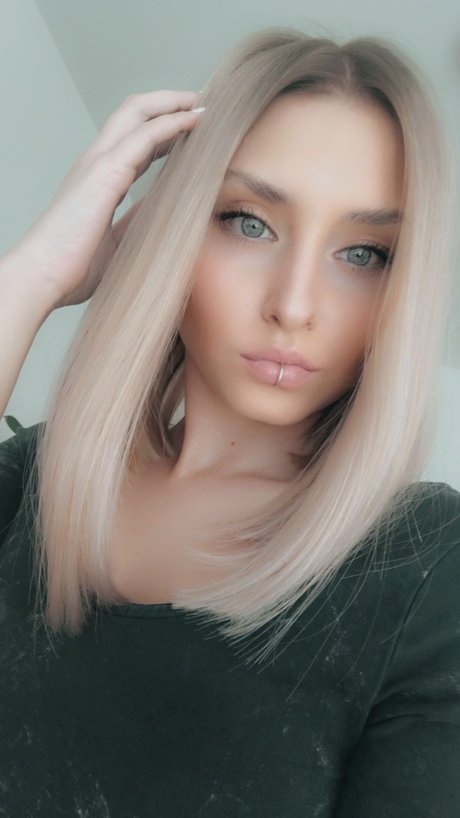 Holly Cypher onlyfans nude content