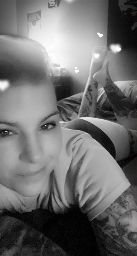 Asena Redd strip onlyfans