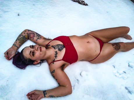 Holly Airs onlyfans desnuda