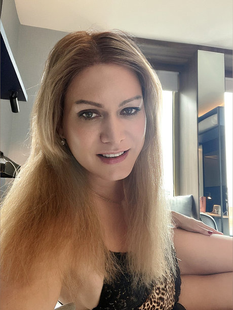 monisavanboc only fans nude