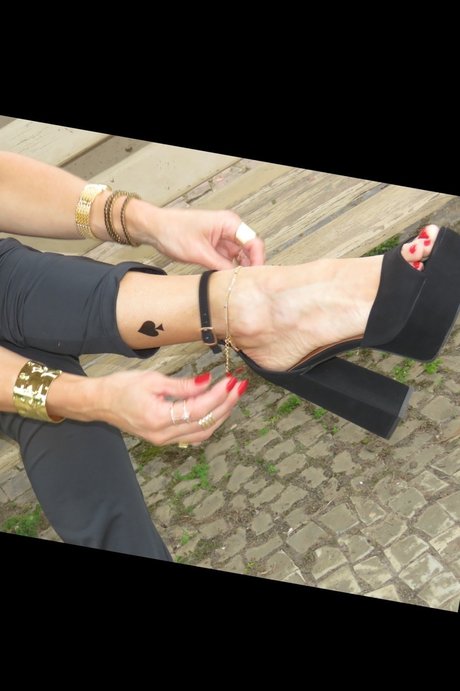 Momo Hotwife nude onlyfans