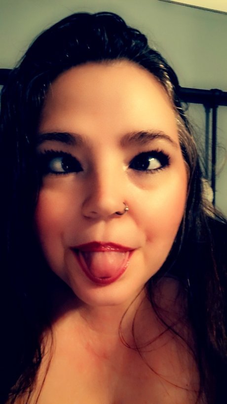 Momnextdoorddd only fans nudes