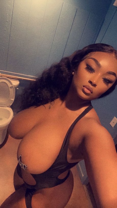 Midwestbarbie Calli_ leaked onlyfans photos