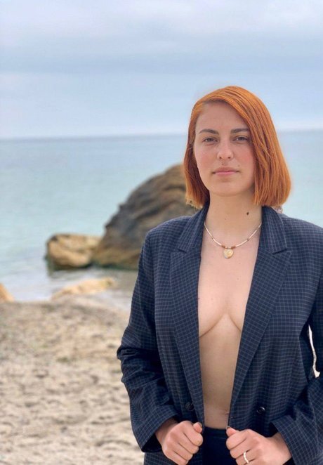 Helen Mills onlyfans tits