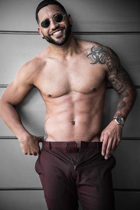 GUELO onlyfans leak ass