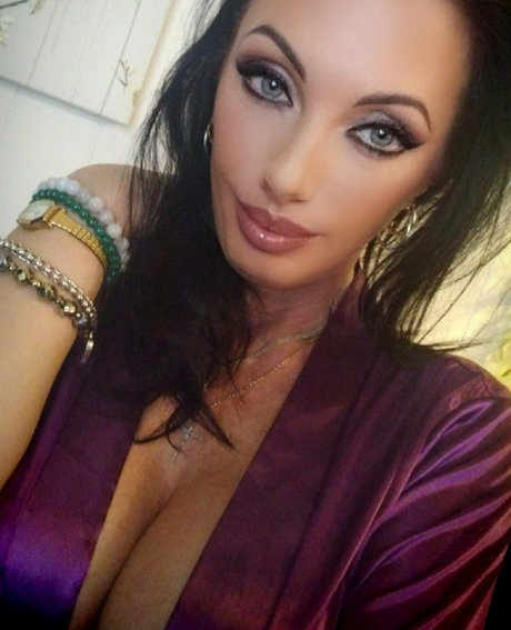 Sandra Sayer only fans pics