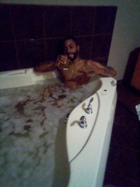 Mrgetitwet313 onlyfans strip tease