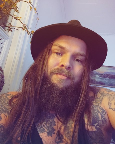 Andreas Engelholm naked onlyfans