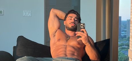 Mo Saffari onlyfans star