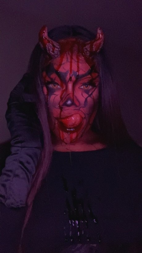 SATAN S WIFE only fans free