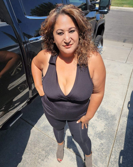 Ms Curvy V en onlyfans