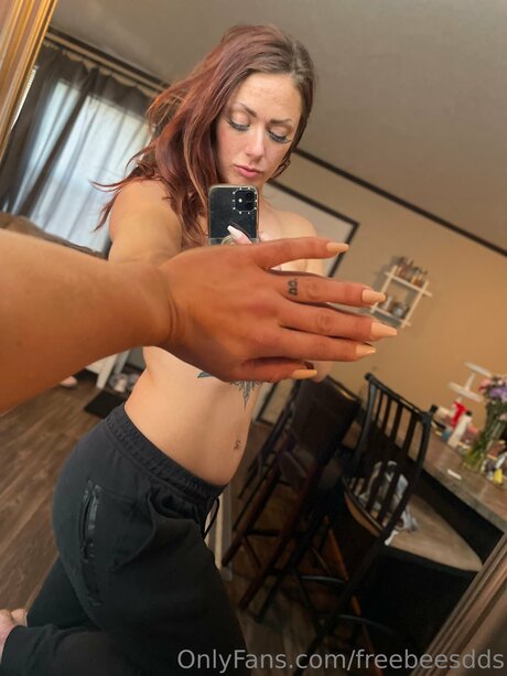 BEE S DD S onlyfans leaks