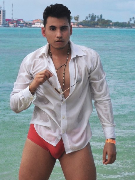 Elio Oviedo hot onlyfans