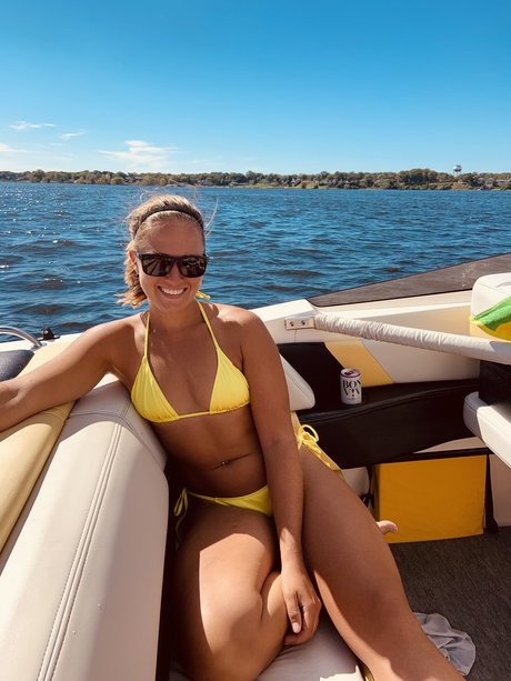 Hanna Ray onlyfans leaks