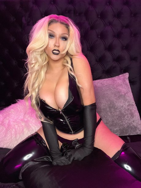 Harley Black nude only fans leaks