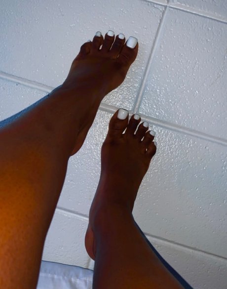 MrsKoncieteddd onlyfans star