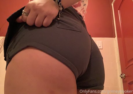 grimeyhooker onlyfans page