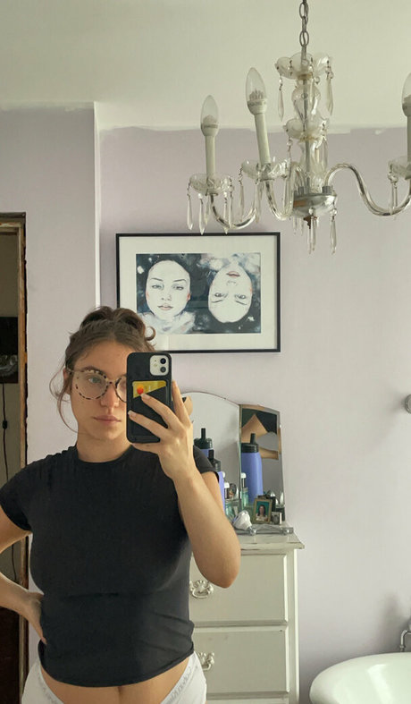 ella enchanted2 onlyfans porn