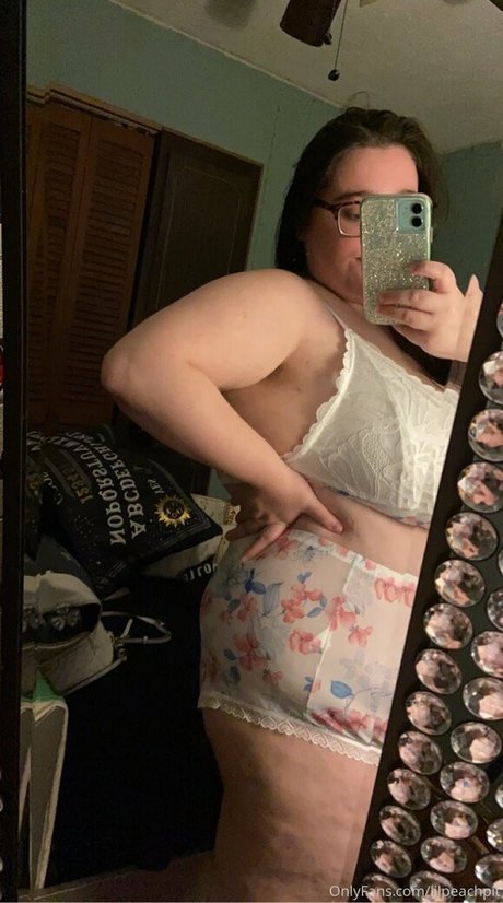 lilpeachpit Profile pic