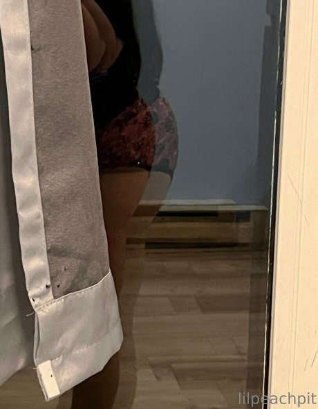 lilpeachpit onlyfans leaked nude