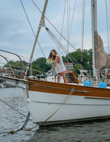 Brawniebee ass onlyfans