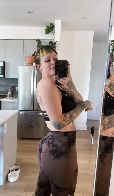 lorettaxrose onlyfans content leaked