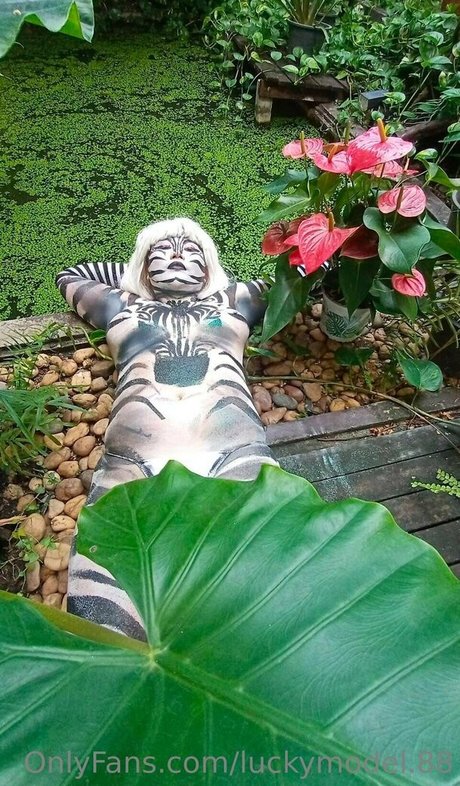 luckymodel 88 onlyfans images