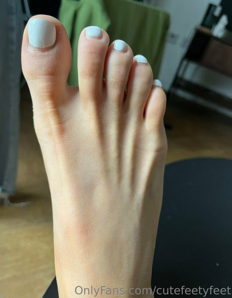 cutefeetyfeet onlyfans nude