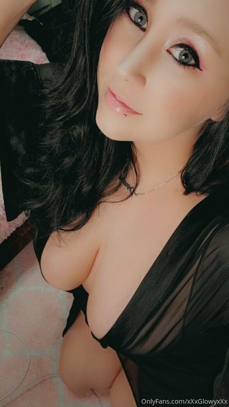 xxxglowyxxx onlyfans naked porn