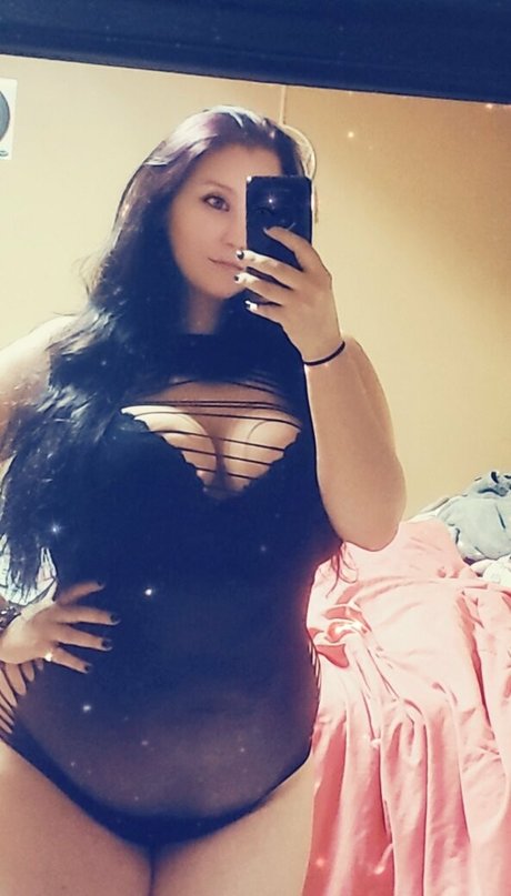 xxxglowyxxx onlyfans model