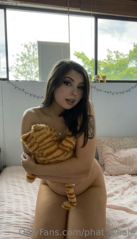 phat whale Profile pic